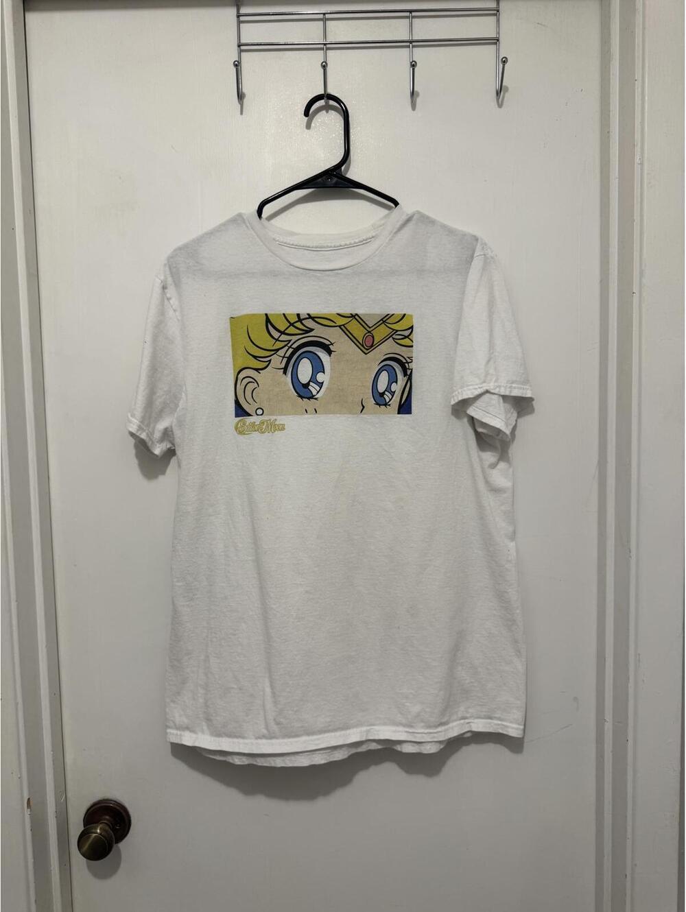 Sailor Moon White Graphic T-Shirt with Blue Eyes Print Size Large